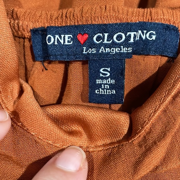 Rust colored romper - Picture 3 of 3